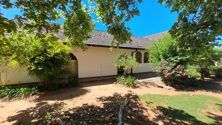 10 Bedroom Property for Sale in Universitas Free State